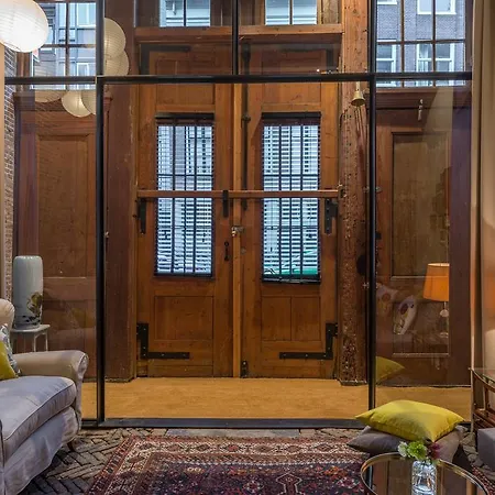 Amazing New In Classic Building Apartment *