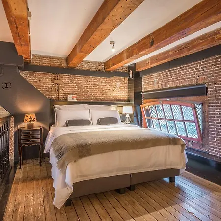 Amazing New In Classic Building Apartment
