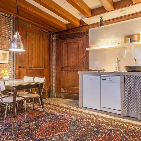 Amazing New In Classic Building Apartment *