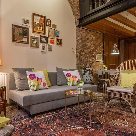 Amazing New In Classic Building Apartment